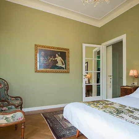 Sleeps 9 With Pool And Air Con Laglio