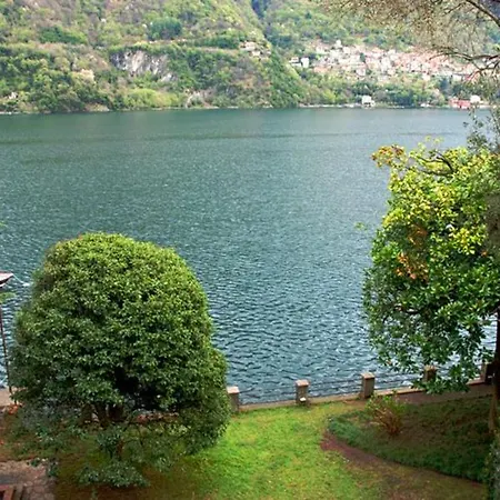 Sleeps 9 With Pool And Air Con