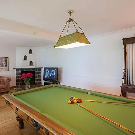 빌라 Sleeps 9 With Pool And Air Con