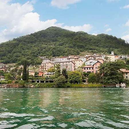 Sleeps 9 With Pool And Air Con