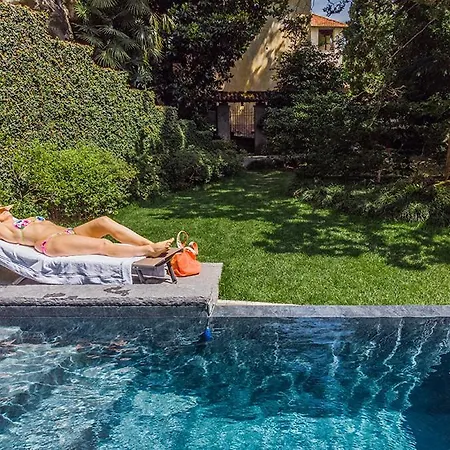 Sleeps 9 With Pool And Air Con 빌라